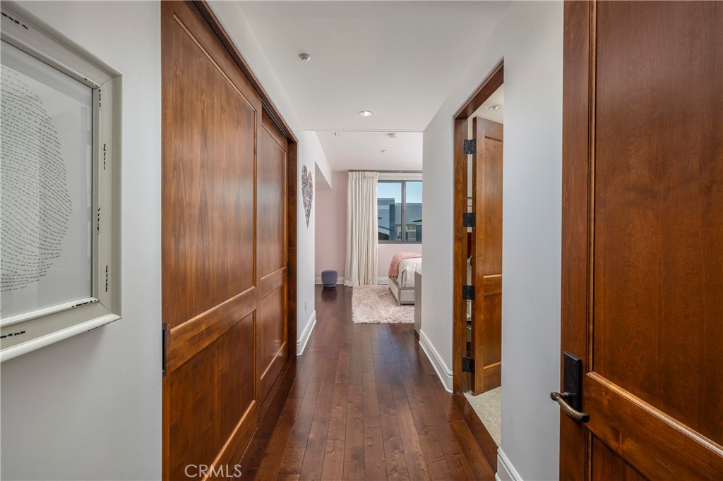 345 E Colorado Boulevard 404