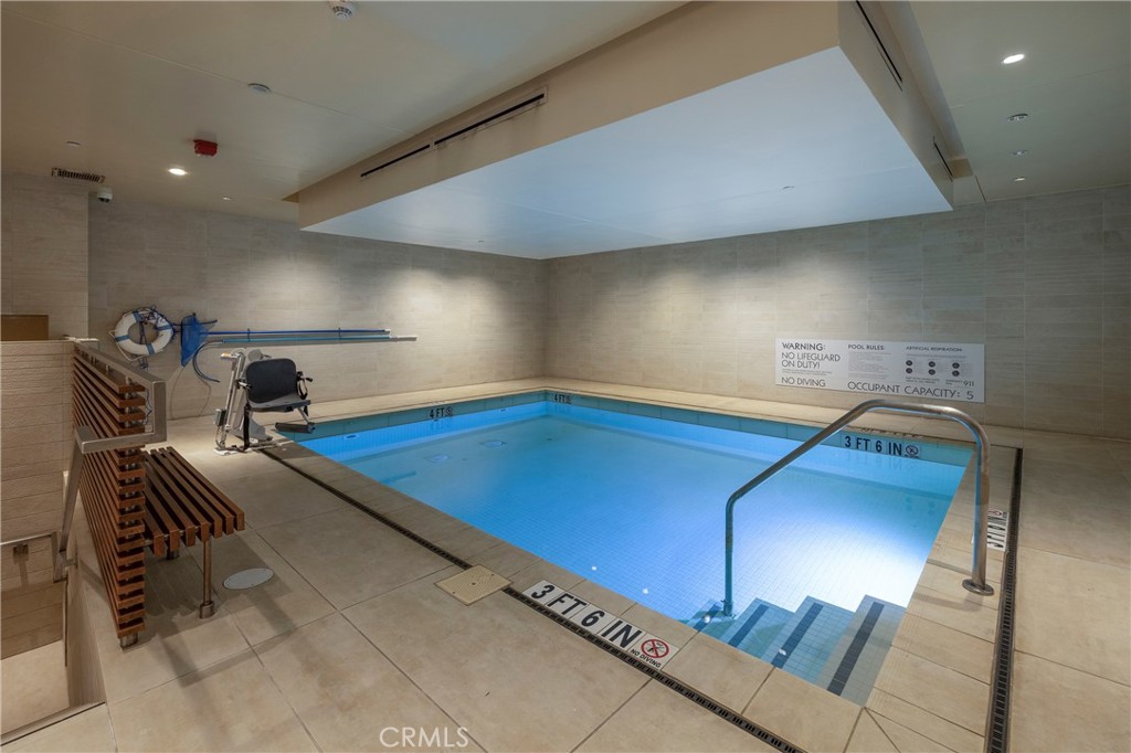 345 E Colorado Boulevard 404