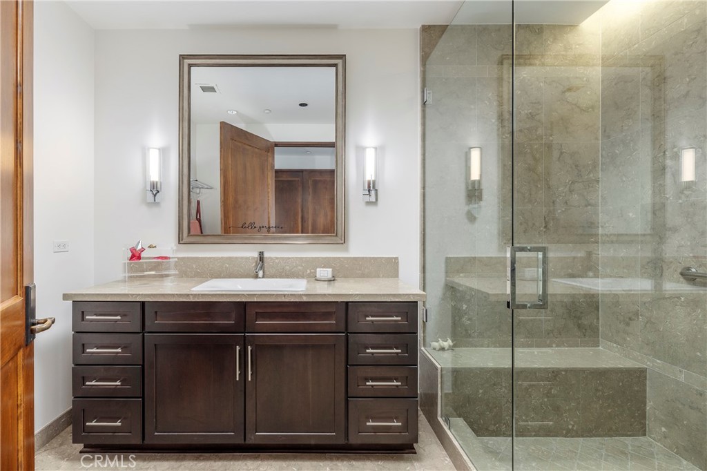 345 E Colorado Boulevard 404