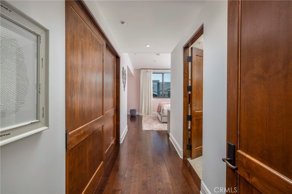 345 E Colorado Boulevard 404