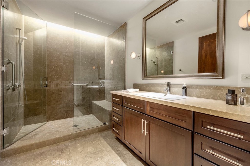 345 E Colorado Boulevard 404