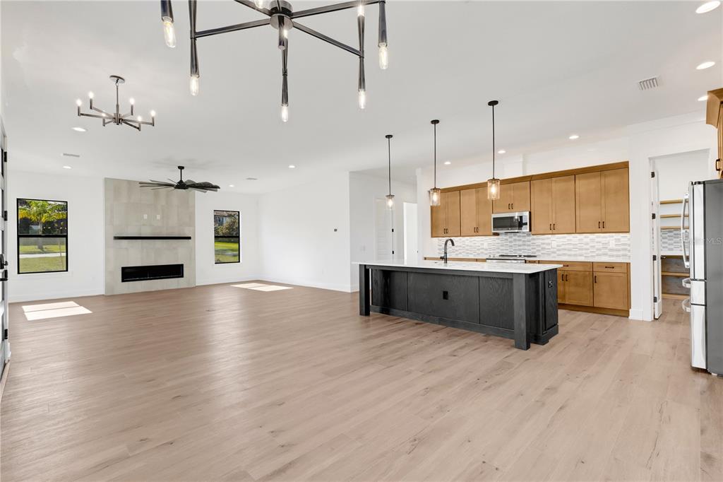 2510 DELPHI WOODS CIR