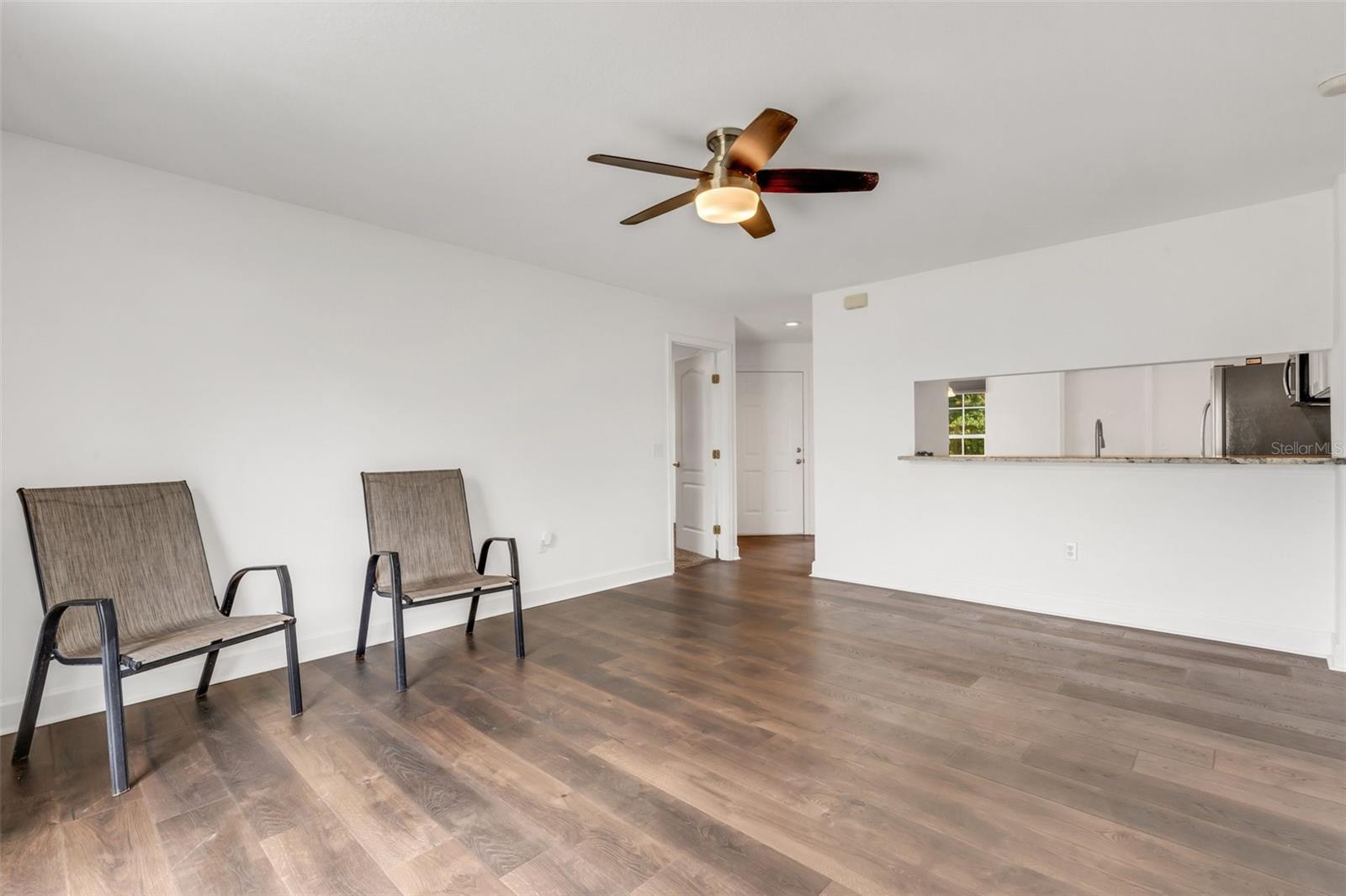 1049 VIEW POINTE CIR