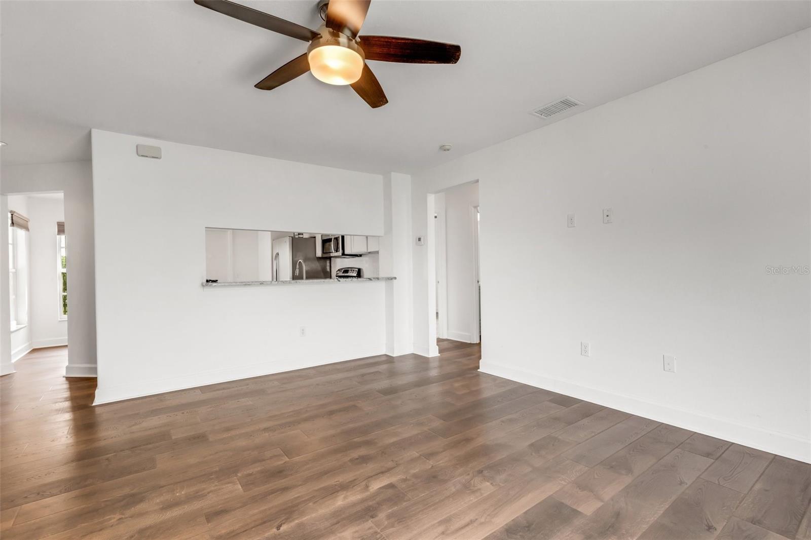 1049 VIEW POINTE CIR