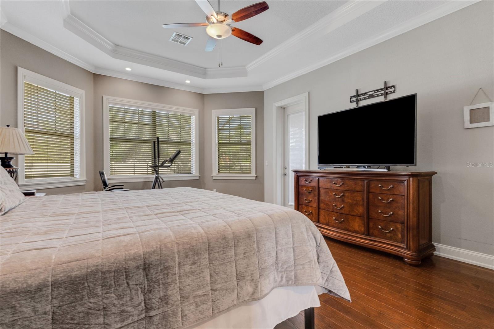 6445 HIGHLANDS IN THE WOODS ST