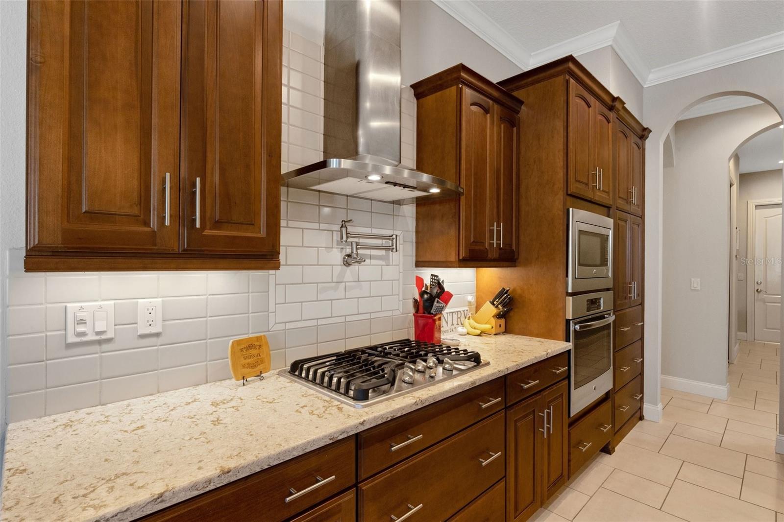 6445 HIGHLANDS IN THE WOODS ST