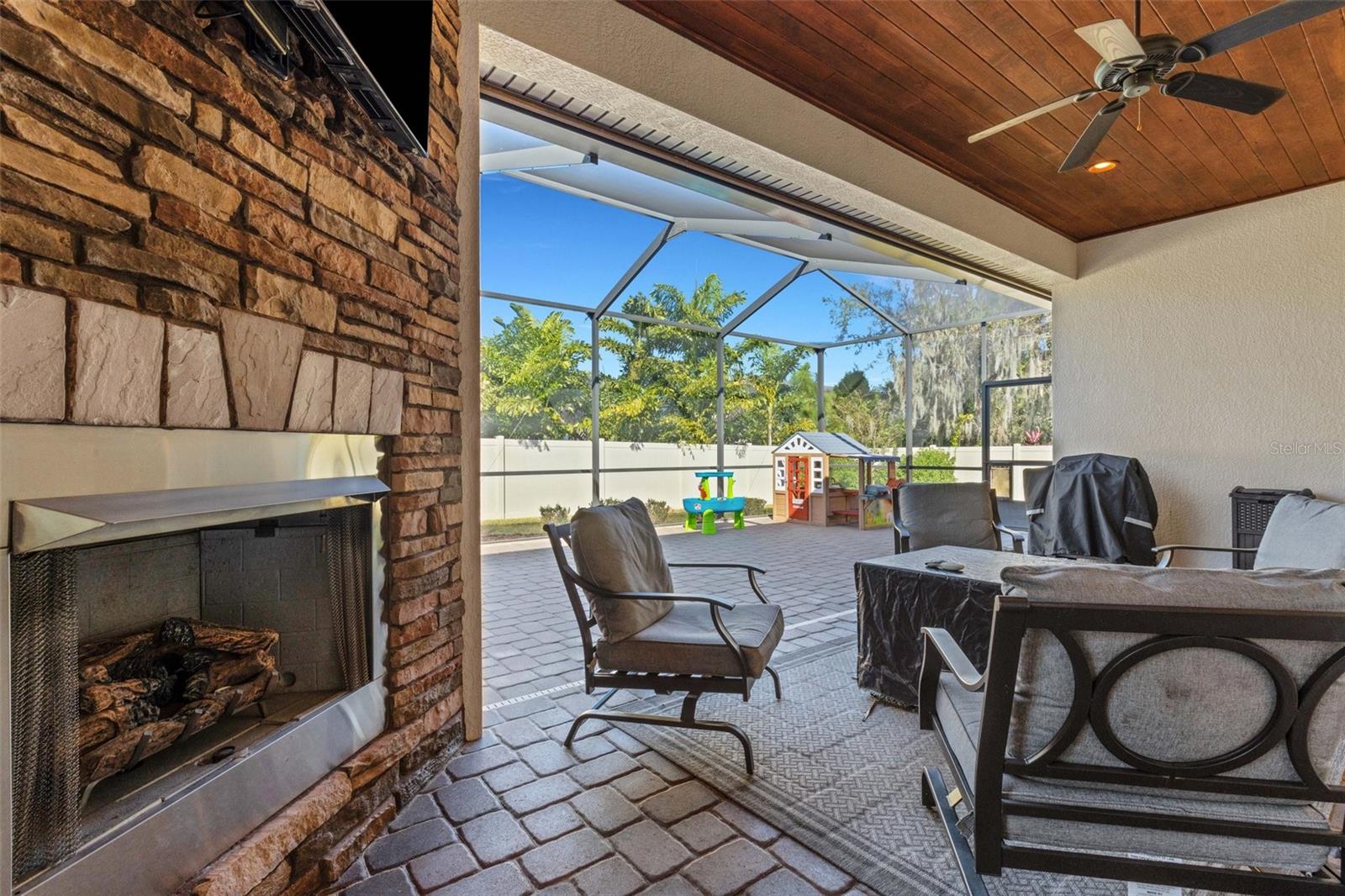 6445 HIGHLANDS IN THE WOODS ST