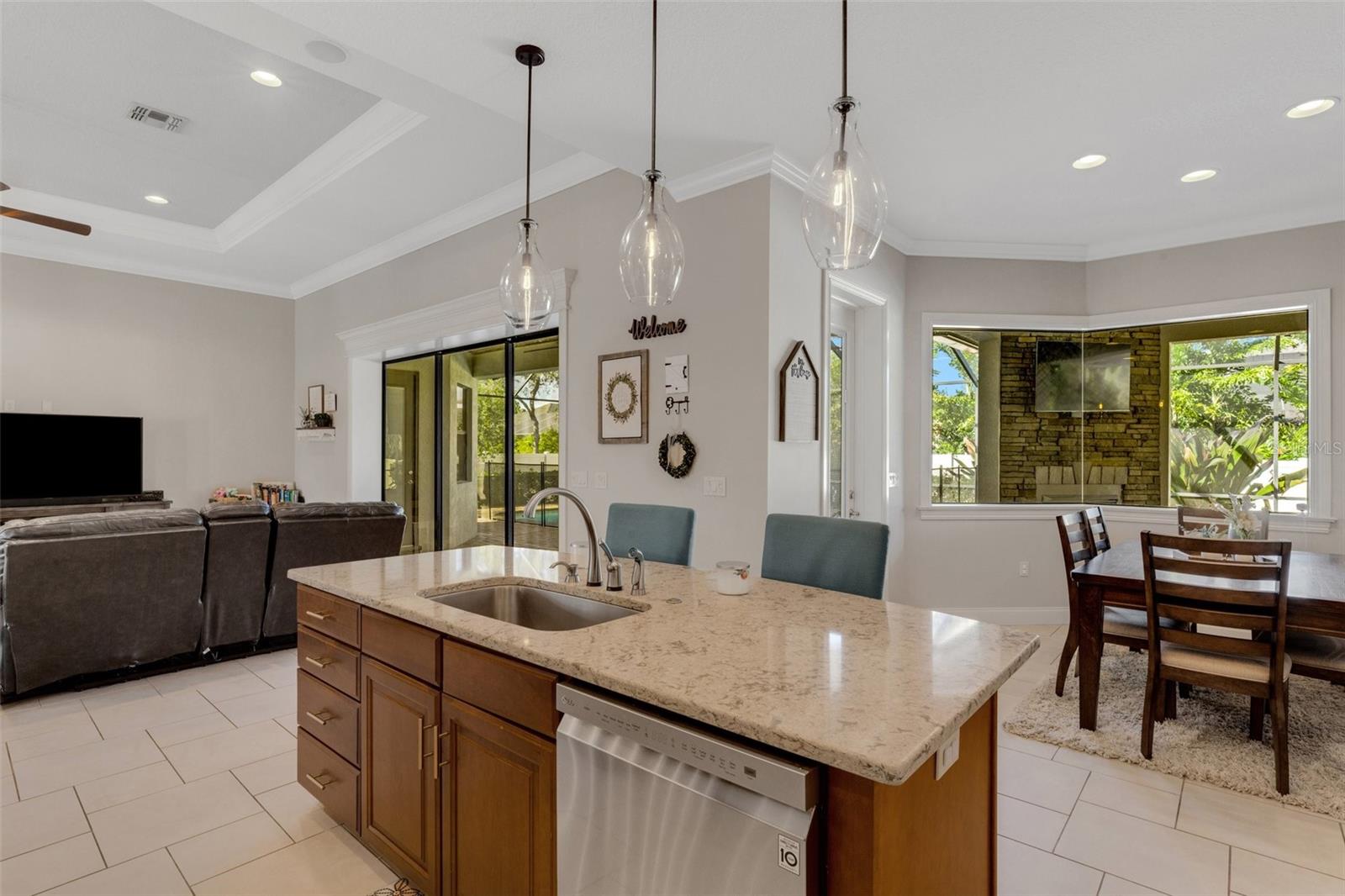 6445 HIGHLANDS IN THE WOODS ST