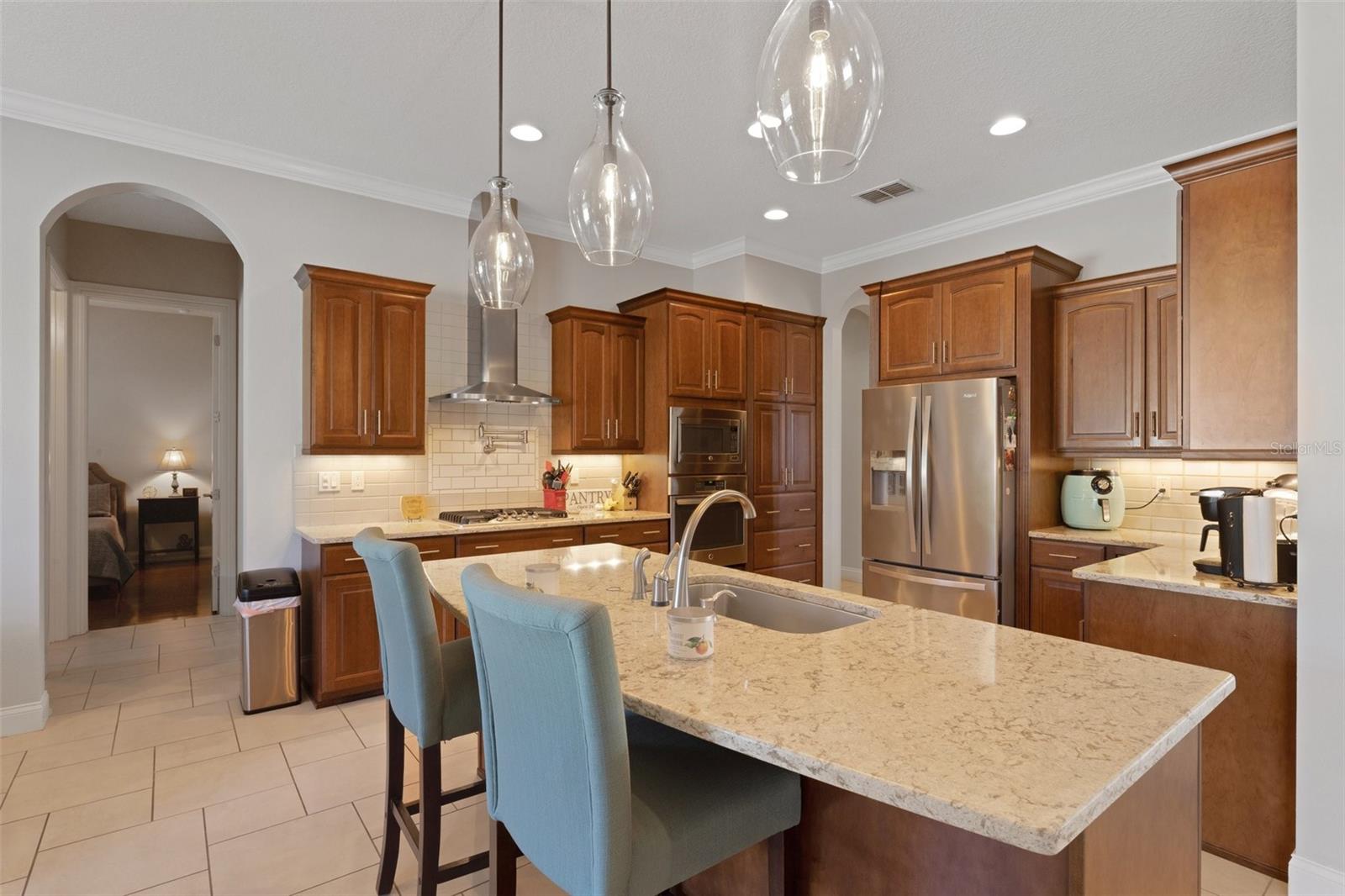 6445 HIGHLANDS IN THE WOODS ST