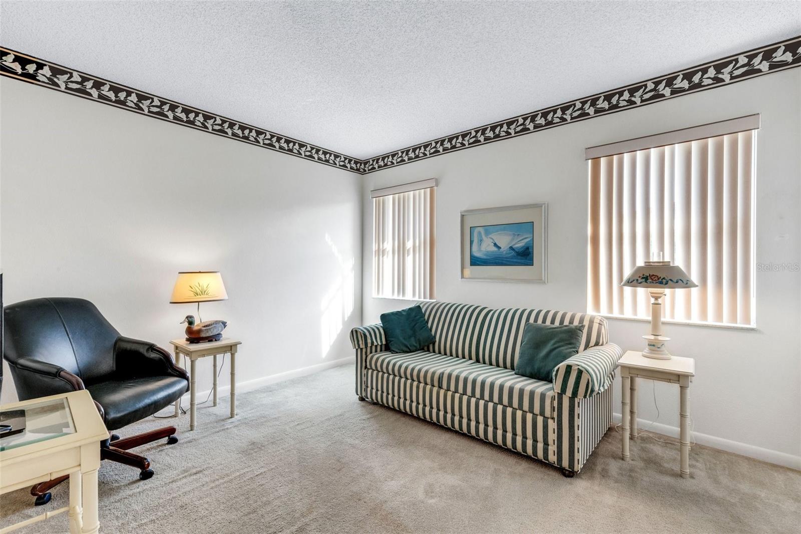 1614 COLONNADES CIR N