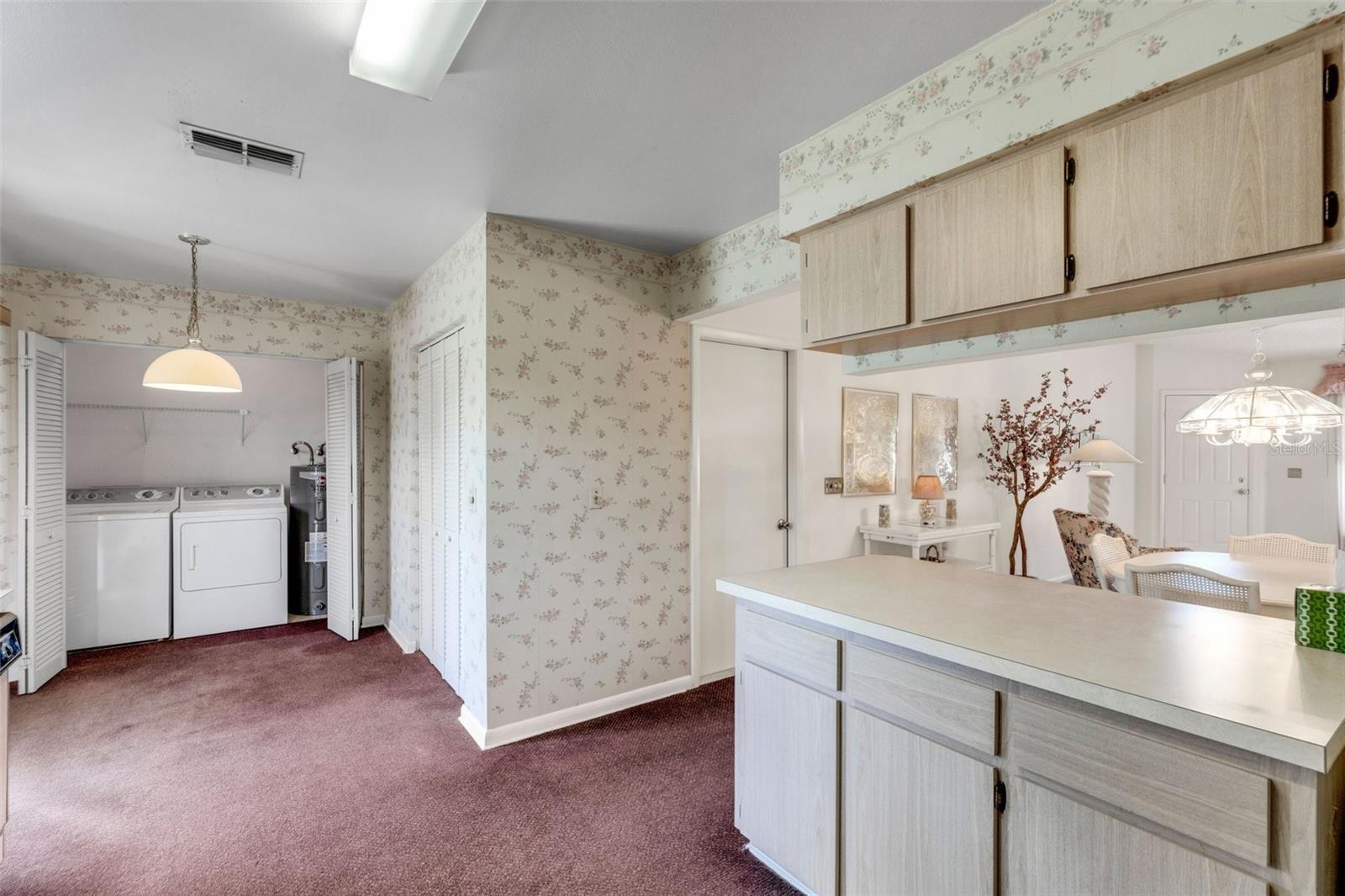 1614 COLONNADES CIR N