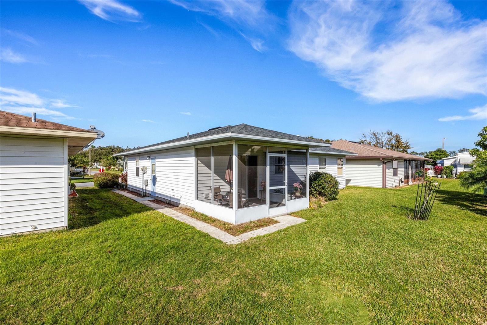 1614 COLONNADES CIR N