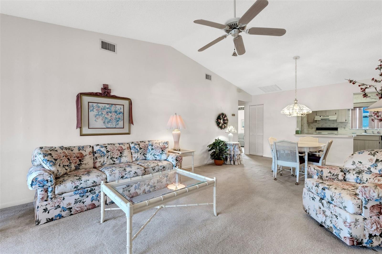 1614 COLONNADES CIR N