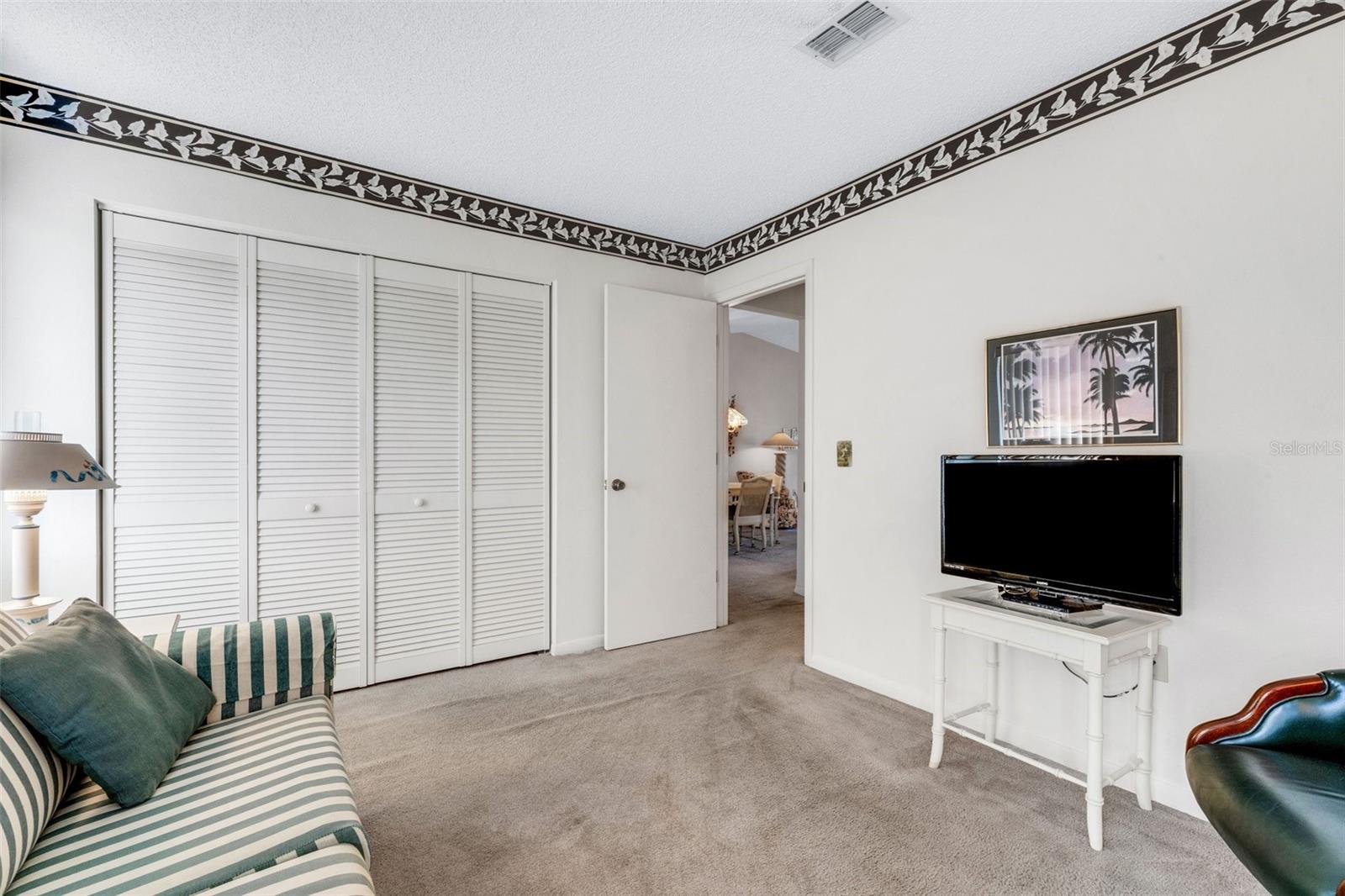 1614 COLONNADES CIR N