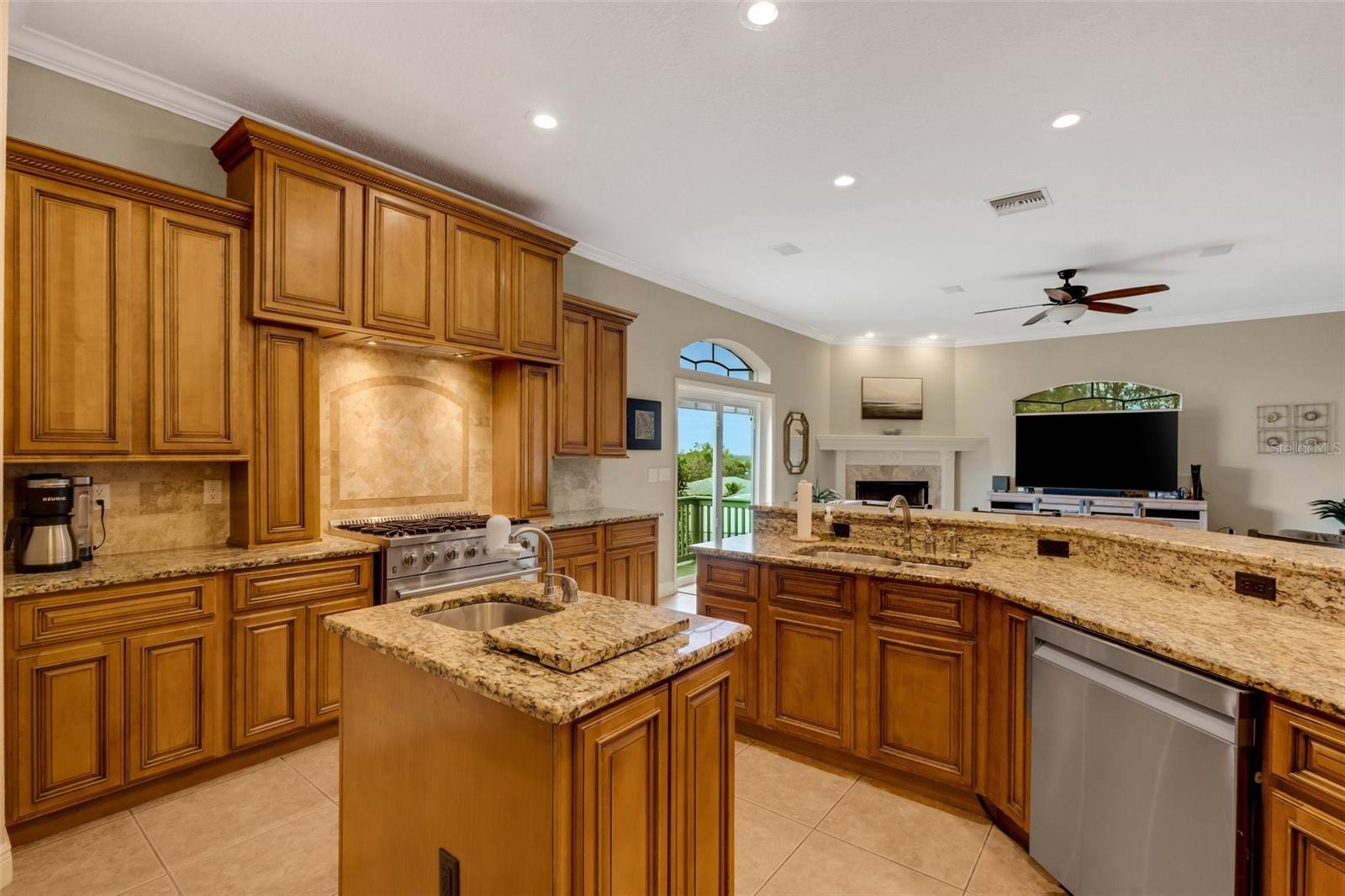 5126 LAKELAND HIGHLANDS RD