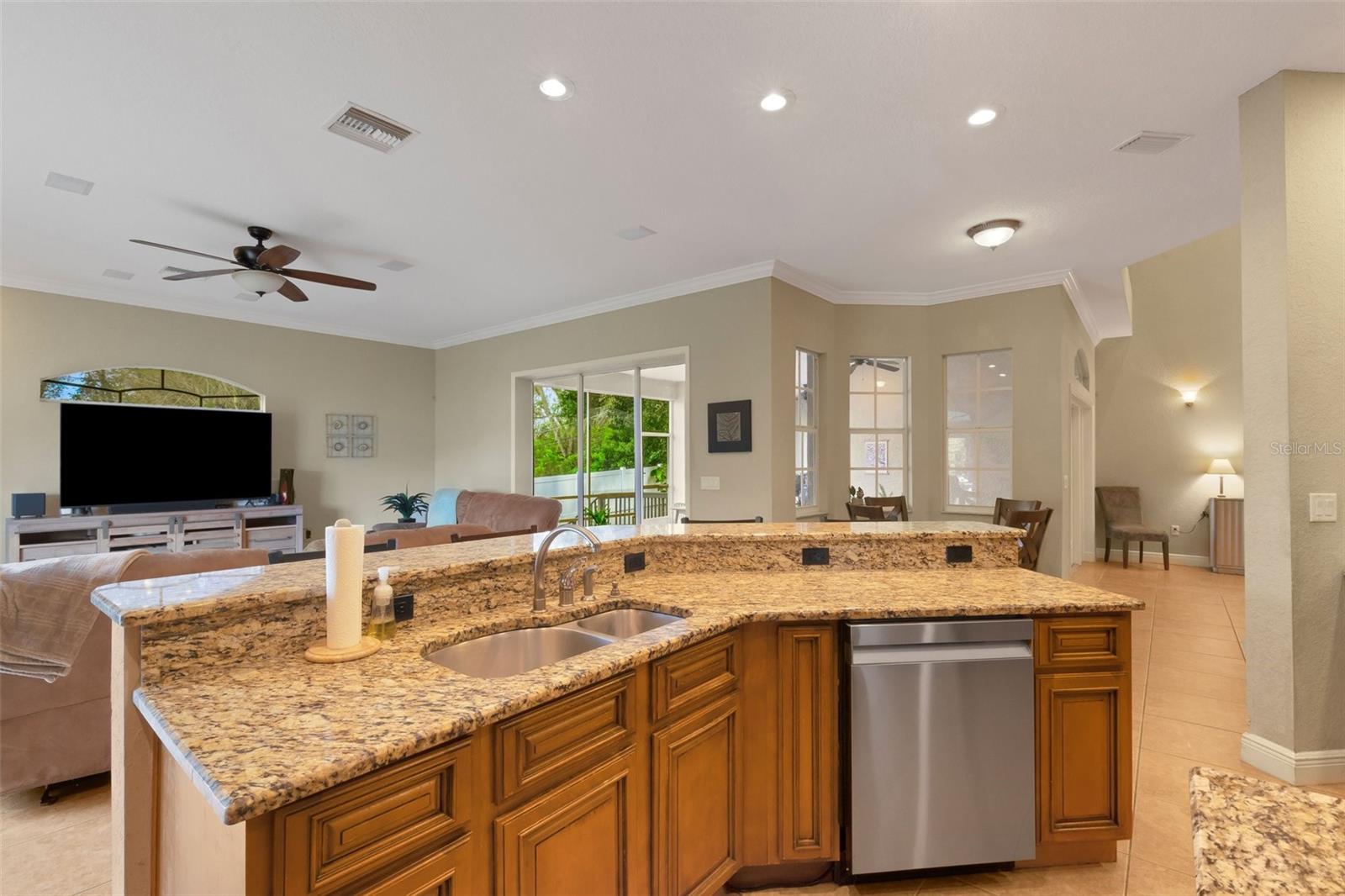 5126 LAKELAND HIGHLANDS RD