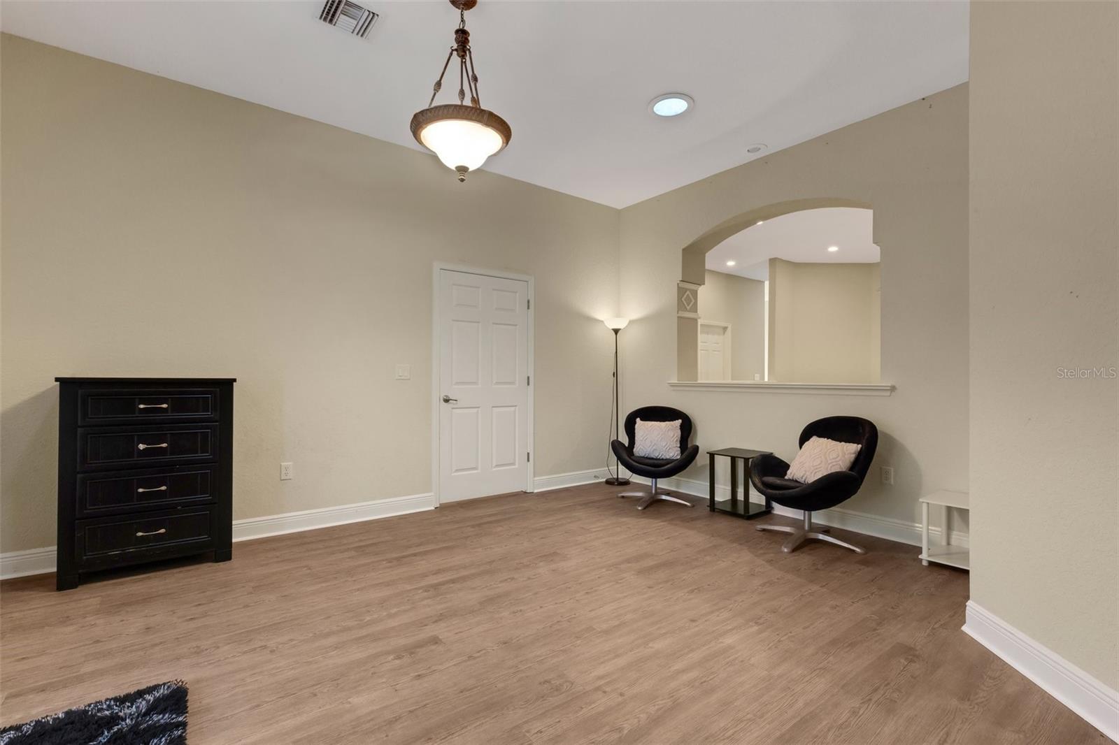 5126 LAKELAND HIGHLANDS RD