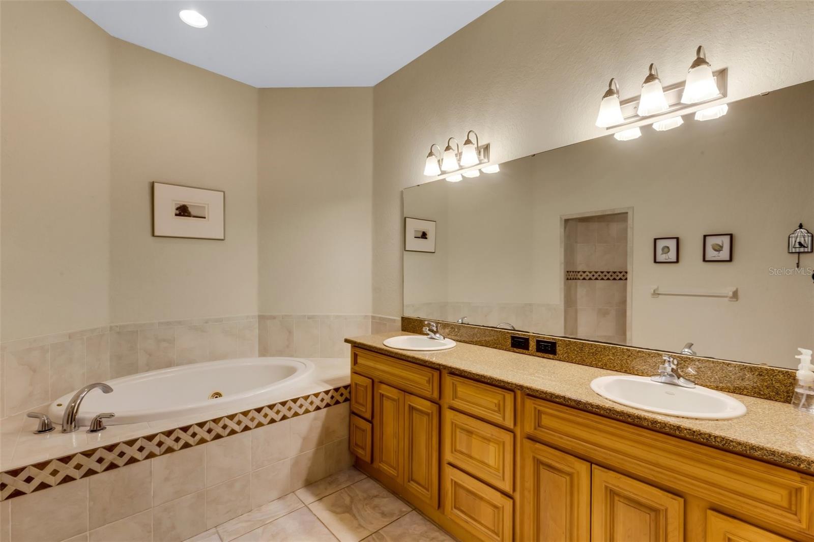 5126 LAKELAND HIGHLANDS RD