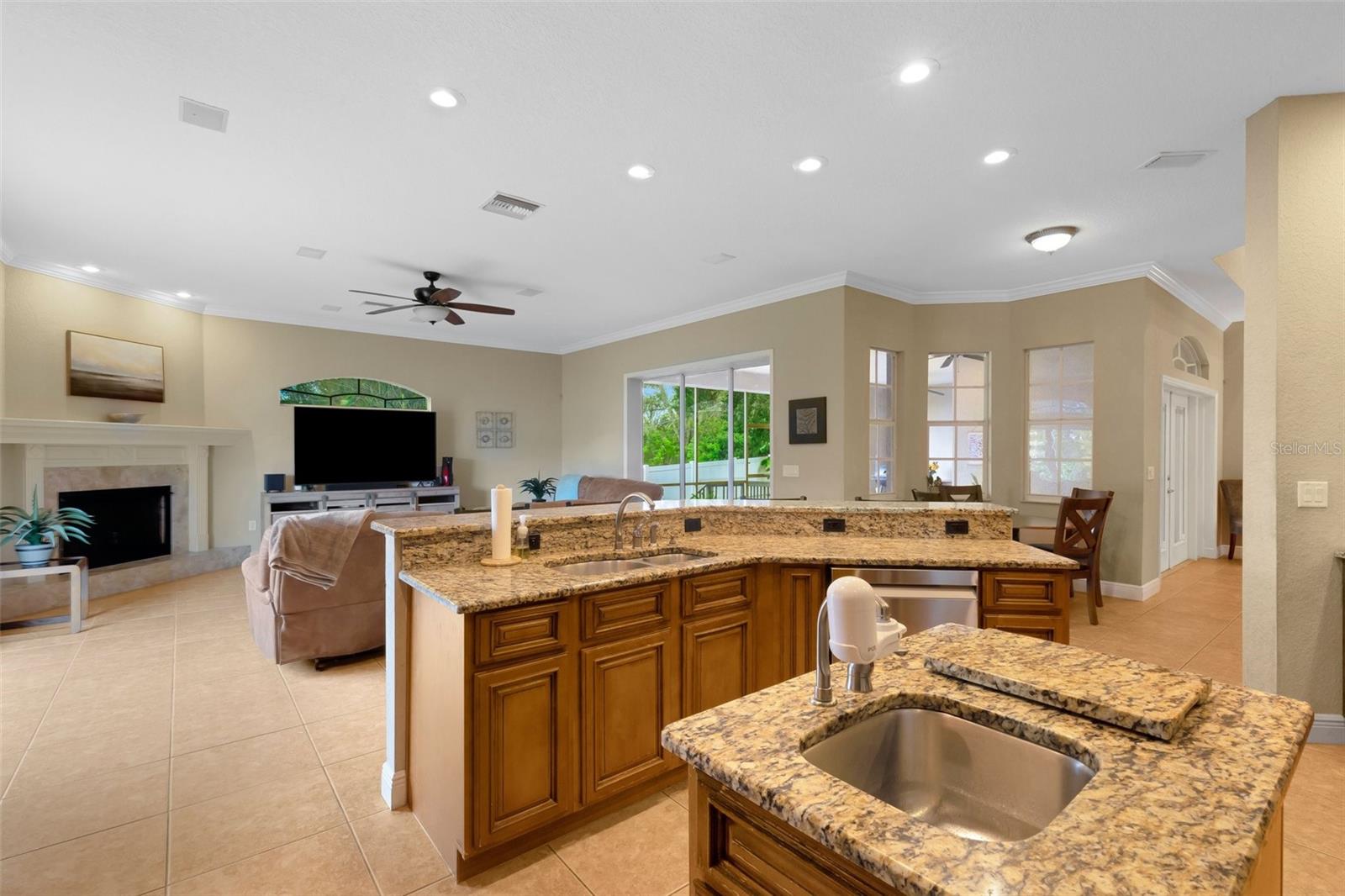 5126 LAKELAND HIGHLANDS RD