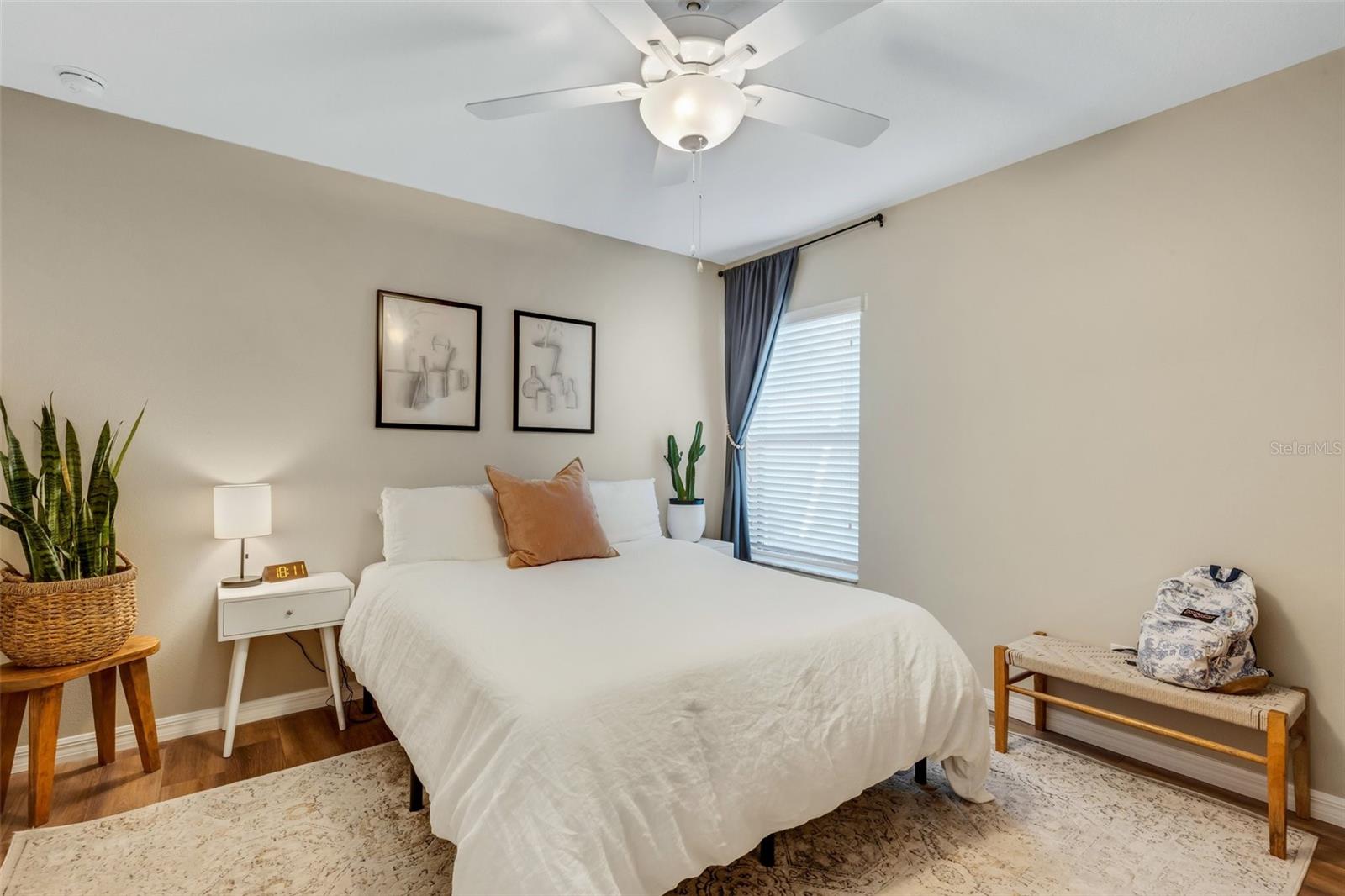 101 LAKE HUNTER DR #27 and 28