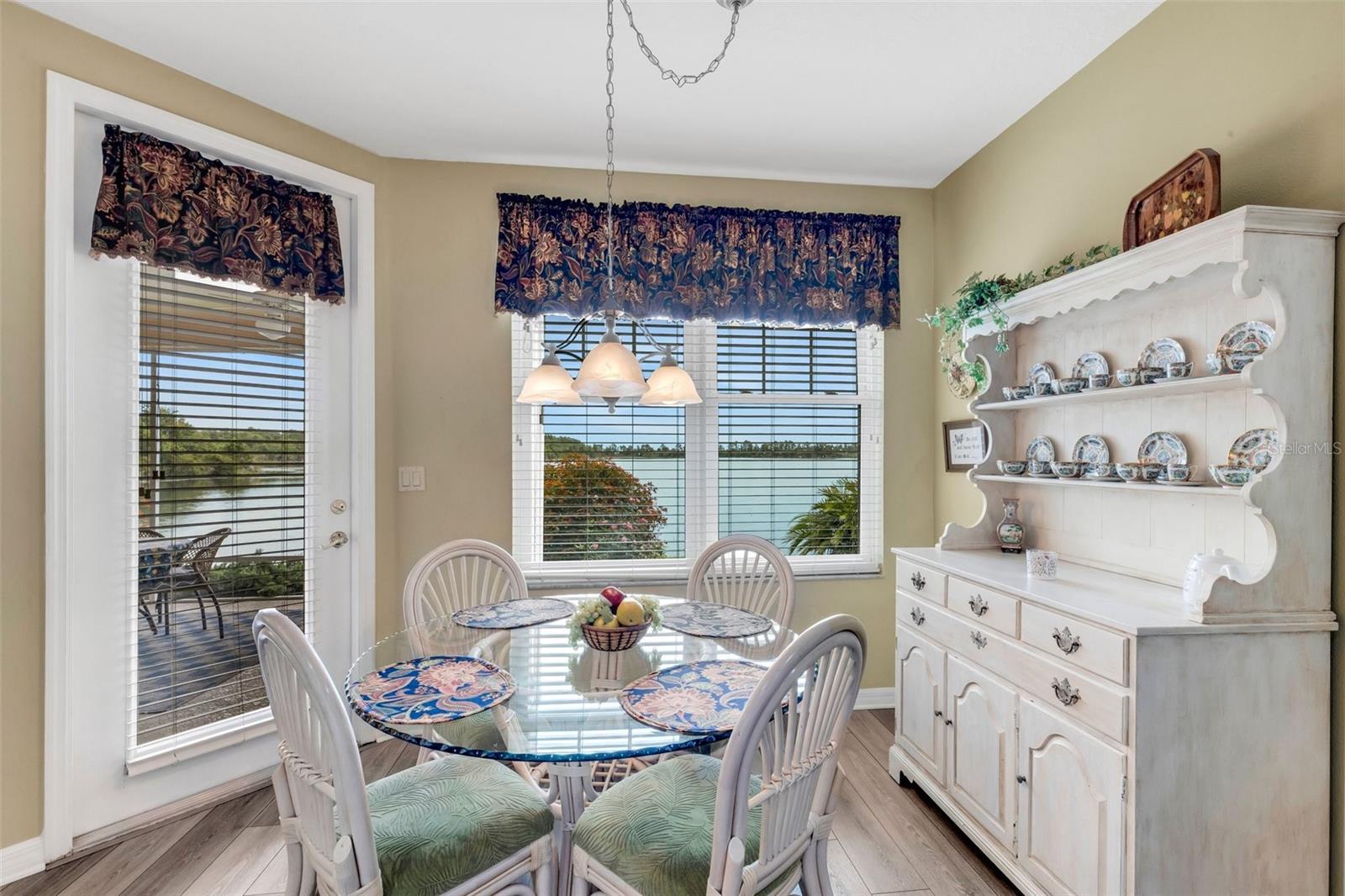 3943 SERENADE LN #514