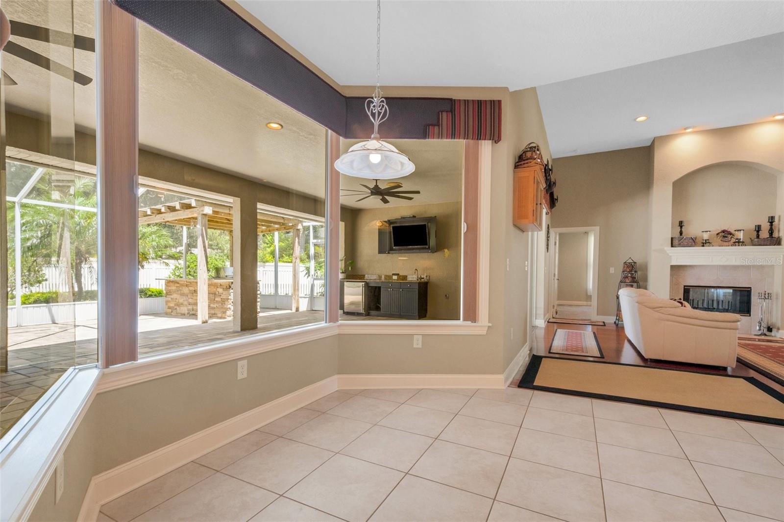 6529 LONGWOOD TRACE LN S