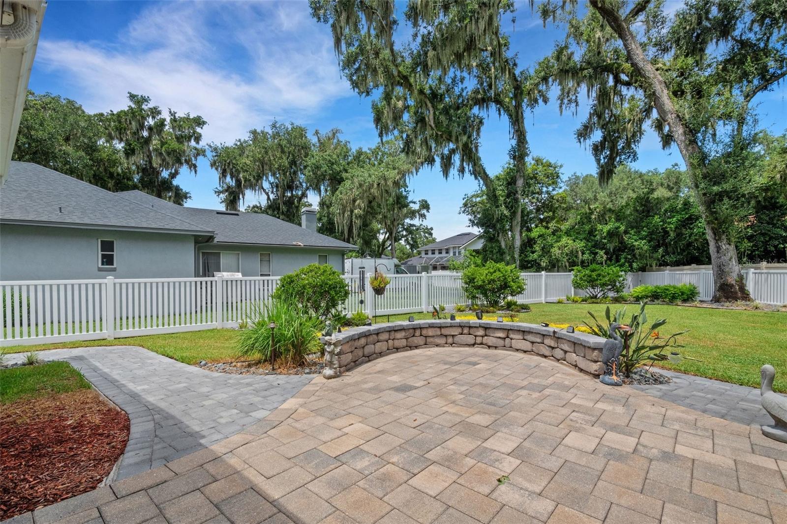 6529 LONGWOOD TRACE LN S