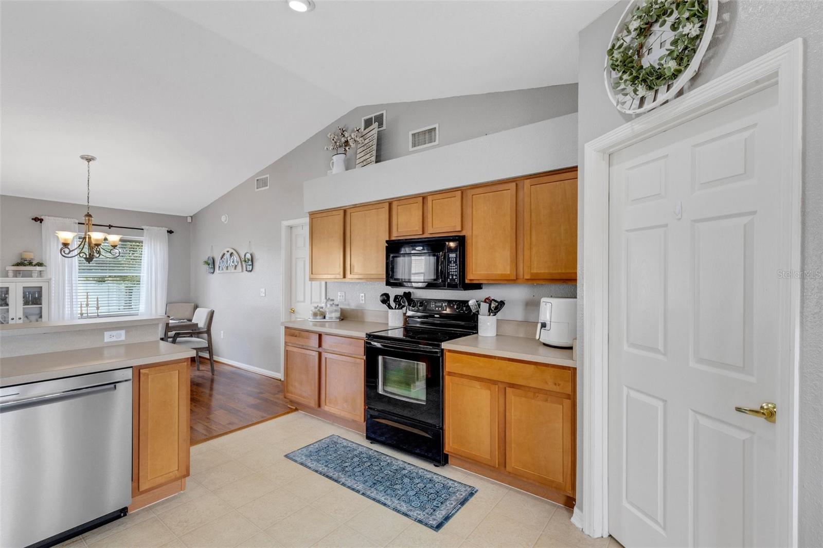 2060 GOLDEN MEADOW WAY