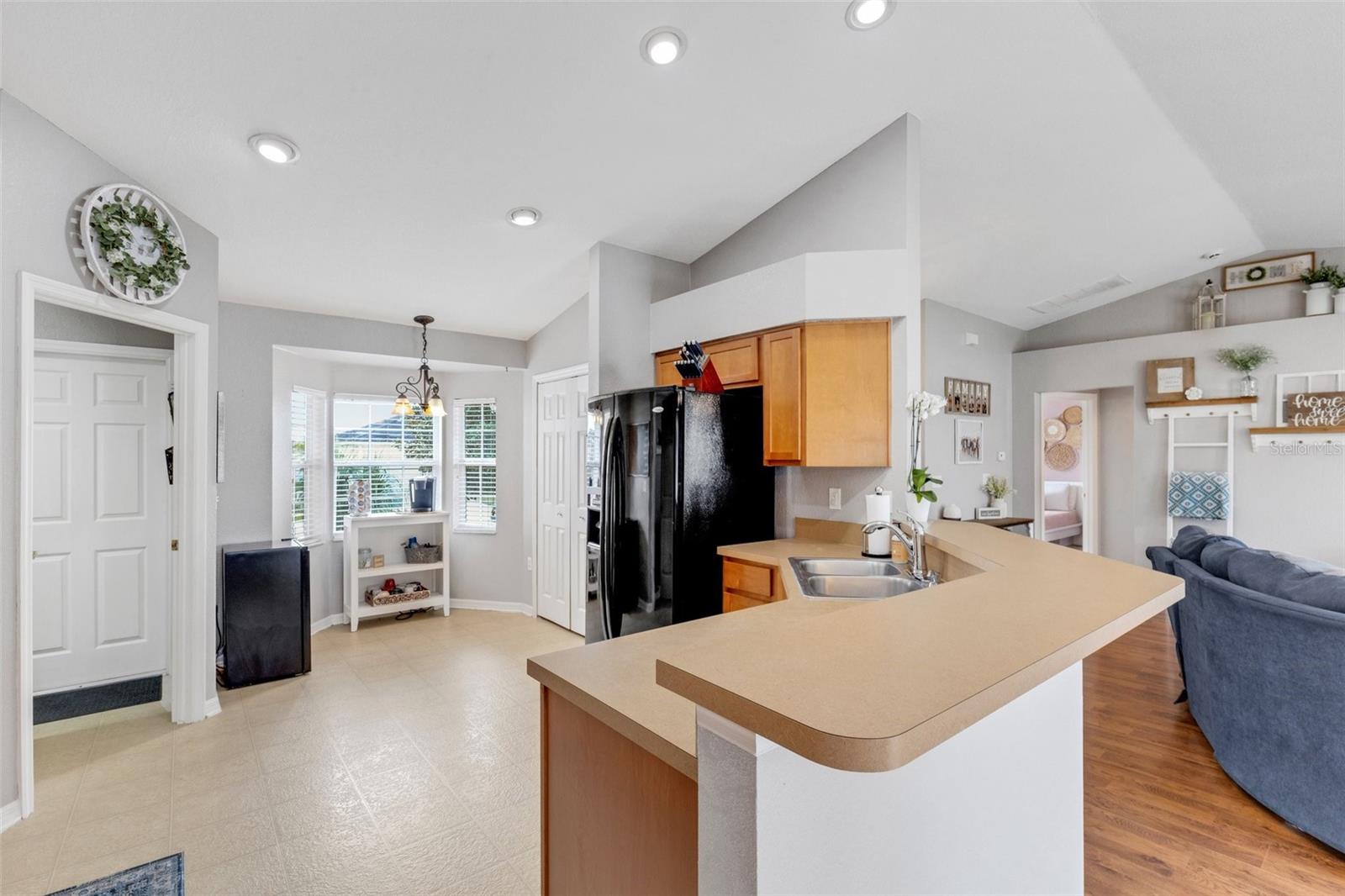 2060 GOLDEN MEADOW WAY