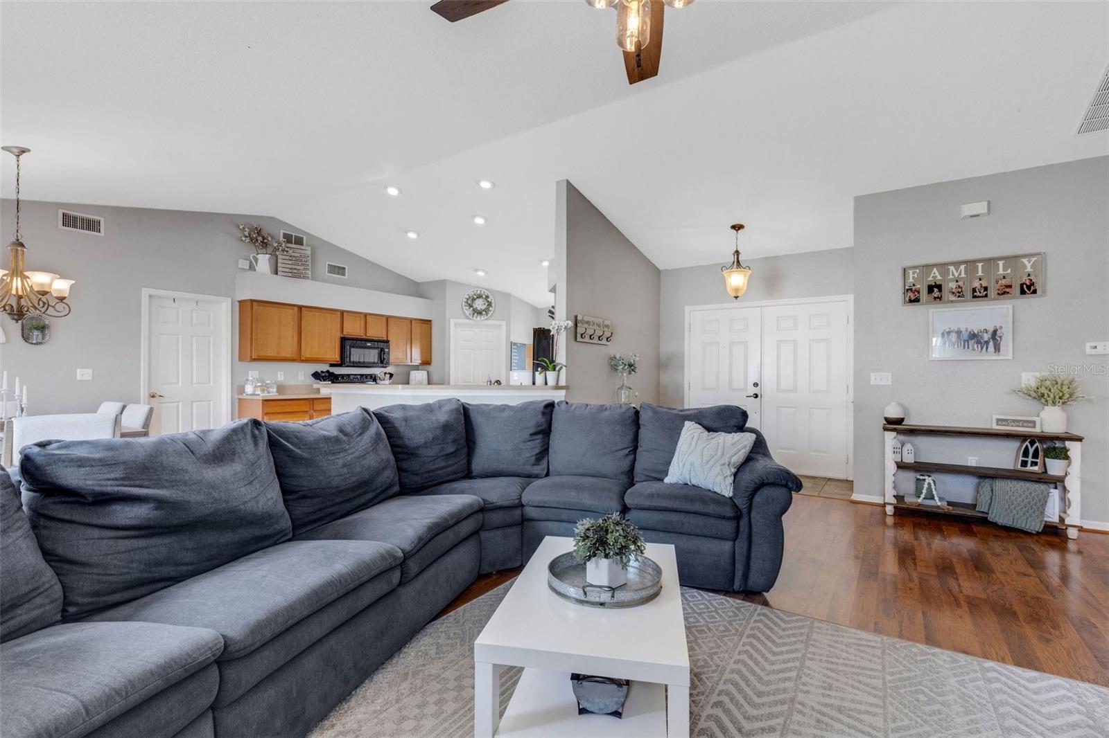 2060 GOLDEN MEADOW WAY