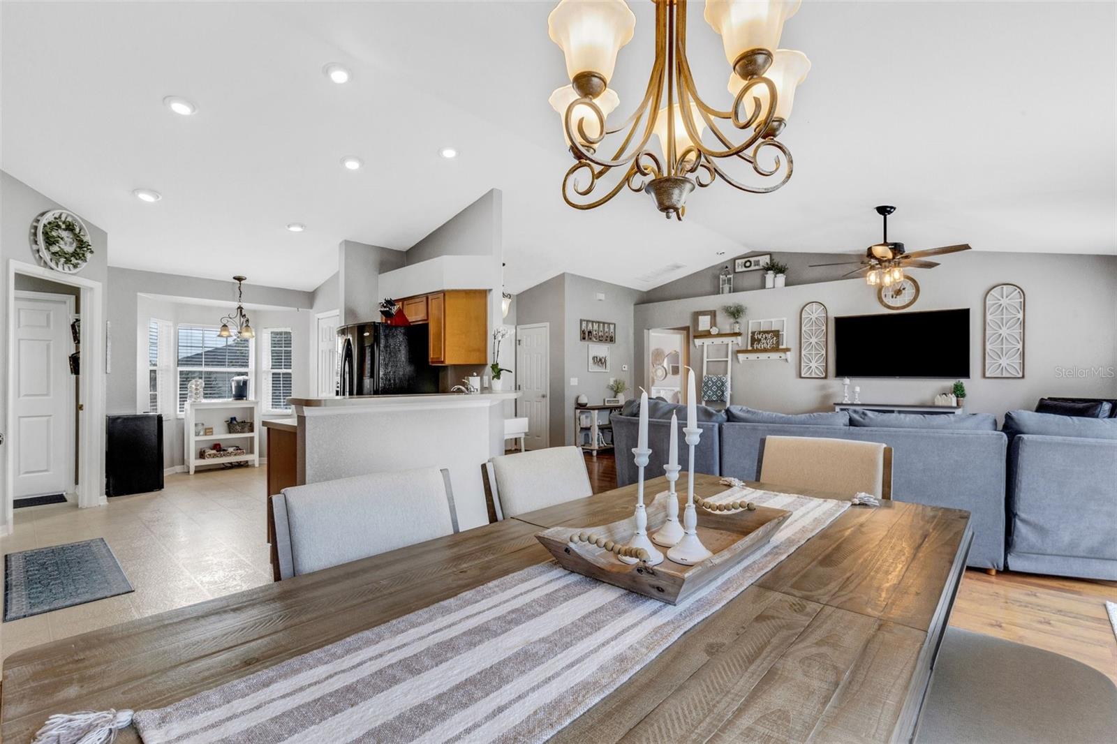 2060 GOLDEN MEADOW WAY