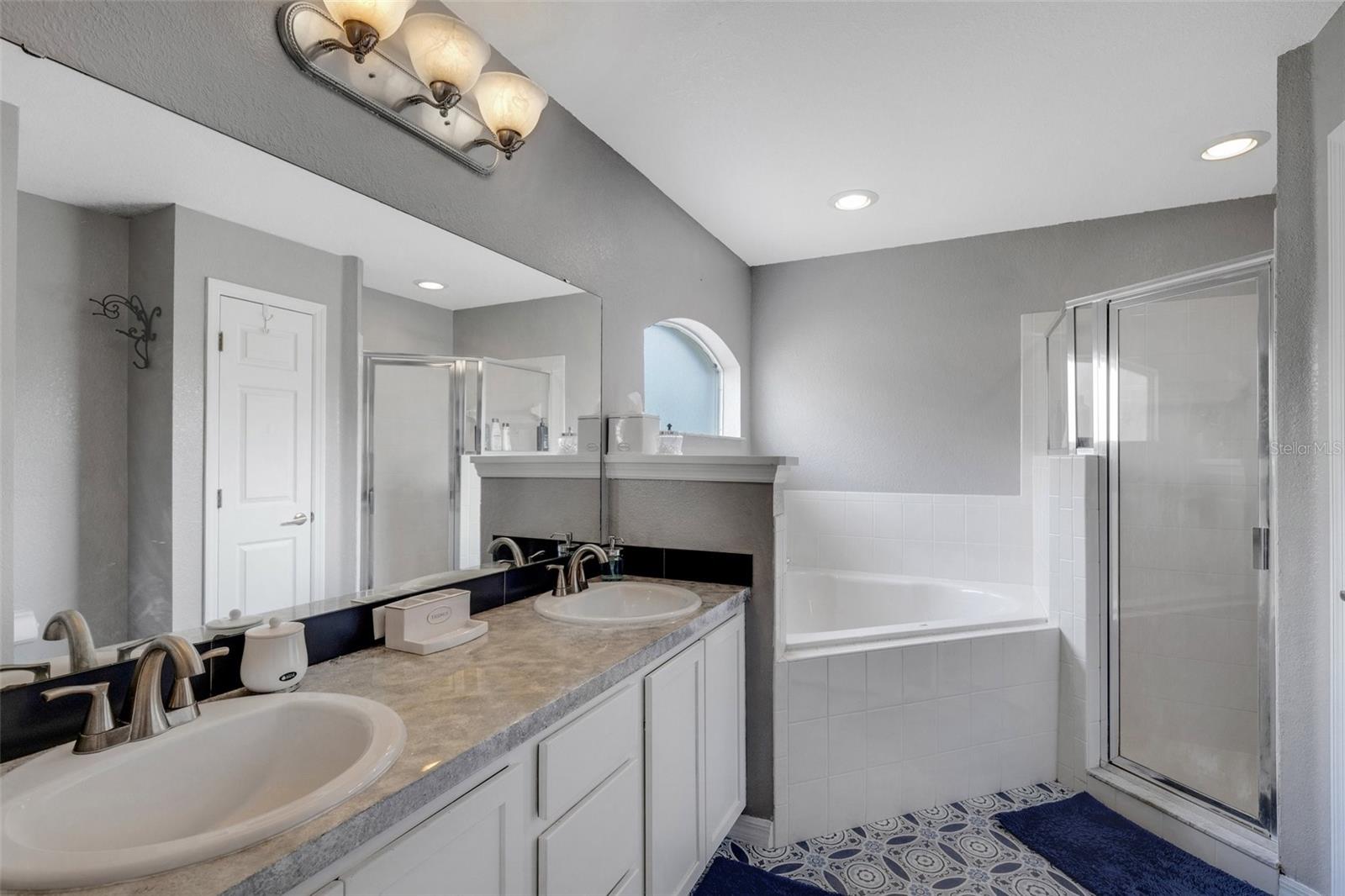 2060 GOLDEN MEADOW WAY