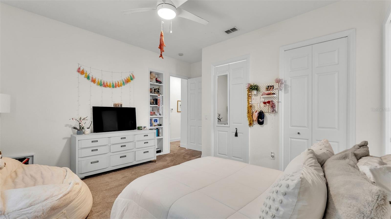 650 CRESCENT HILLS DR