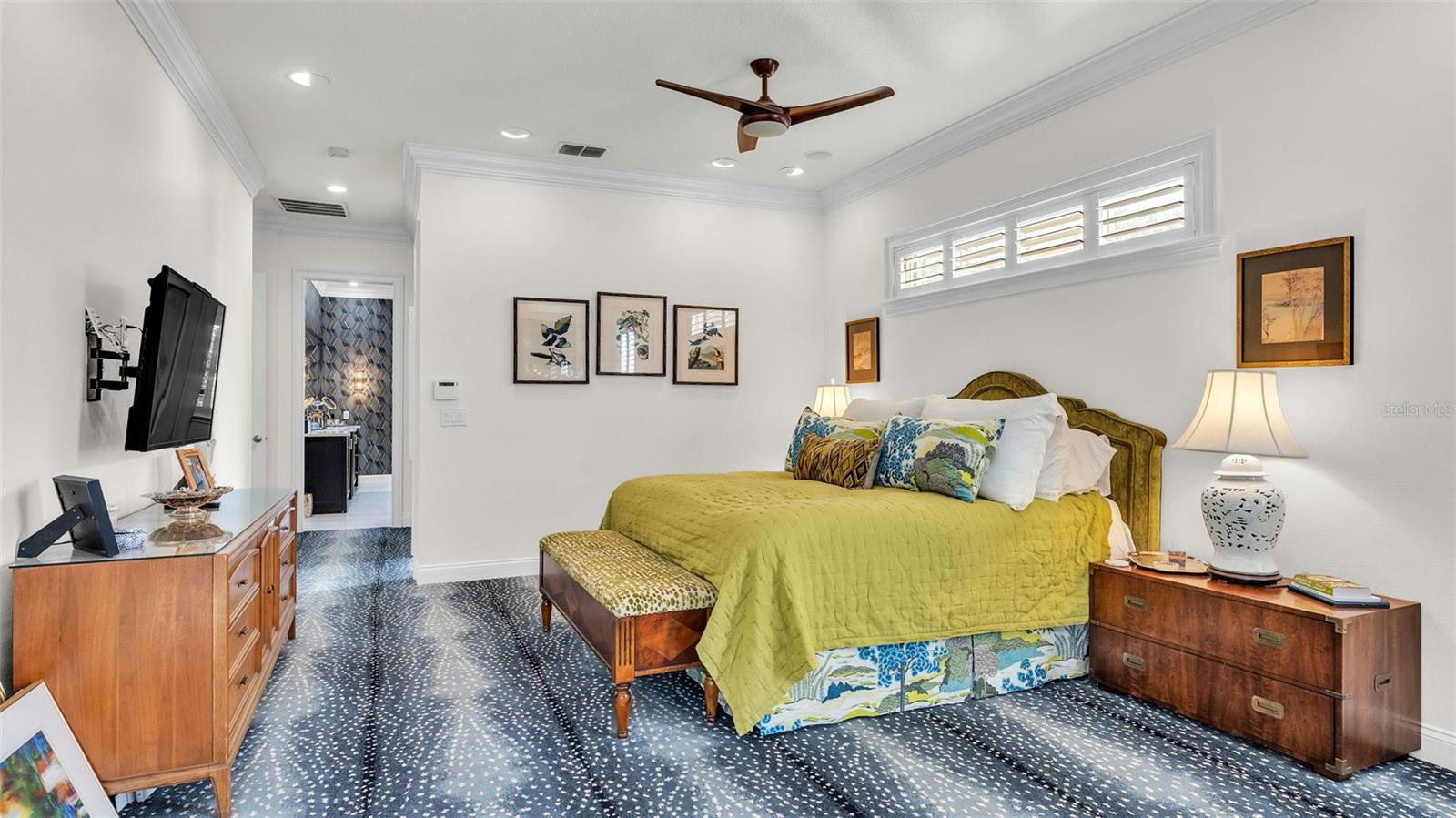 650 CRESCENT HILLS DR