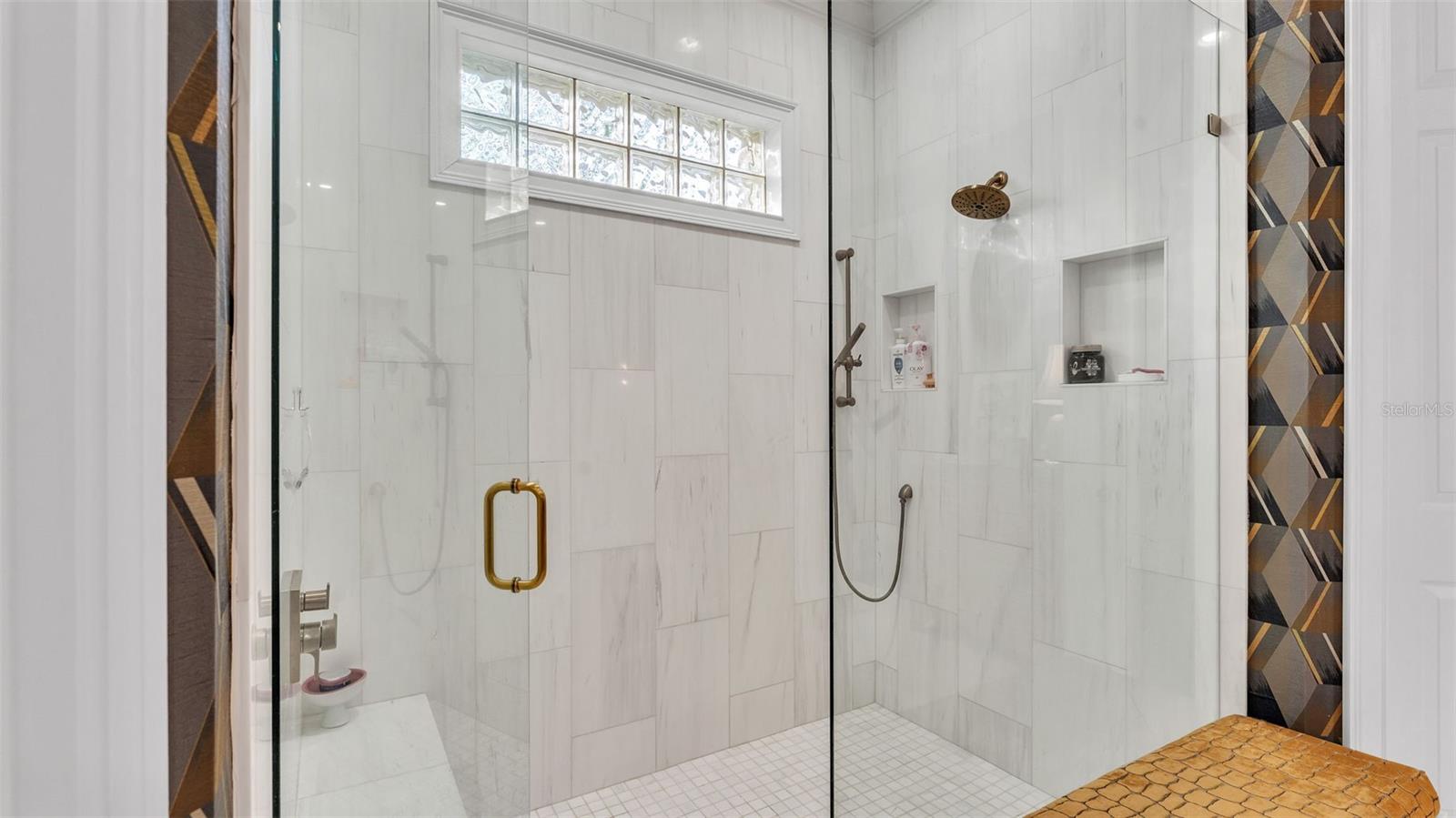 650 CRESCENT HILLS DR