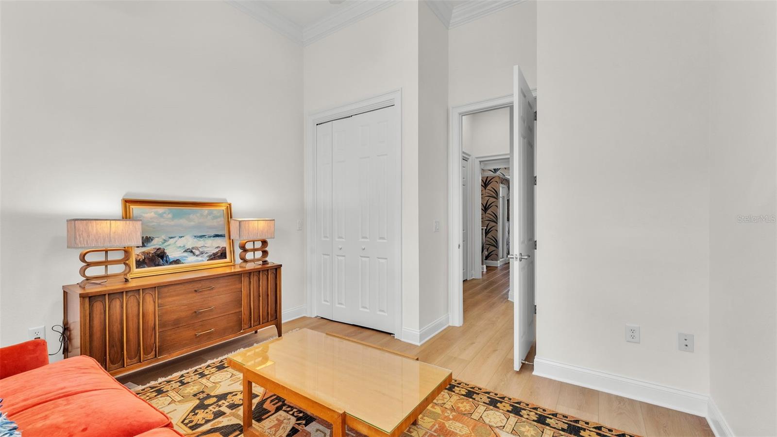 650 CRESCENT HILLS DR