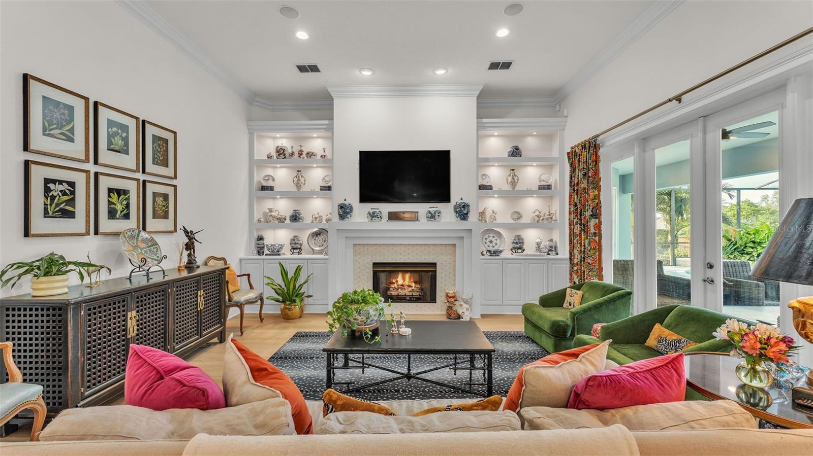 650 CRESCENT HILLS DR