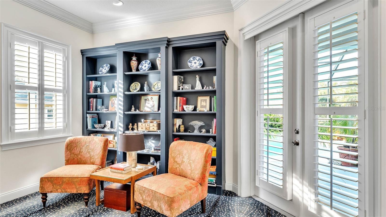 650 CRESCENT HILLS DR