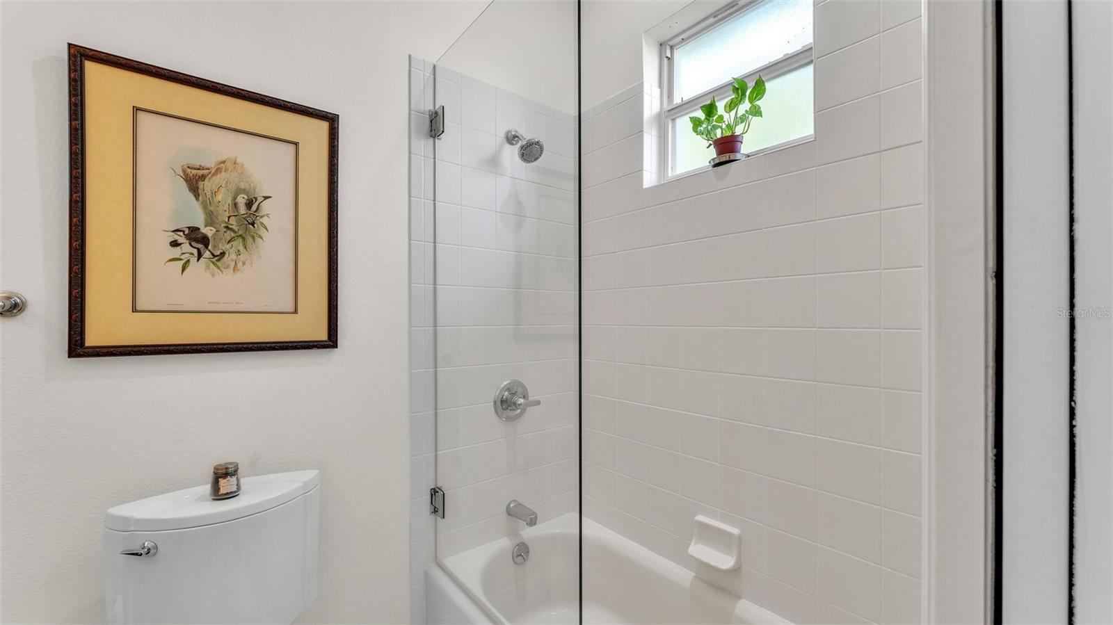 650 CRESCENT HILLS DR