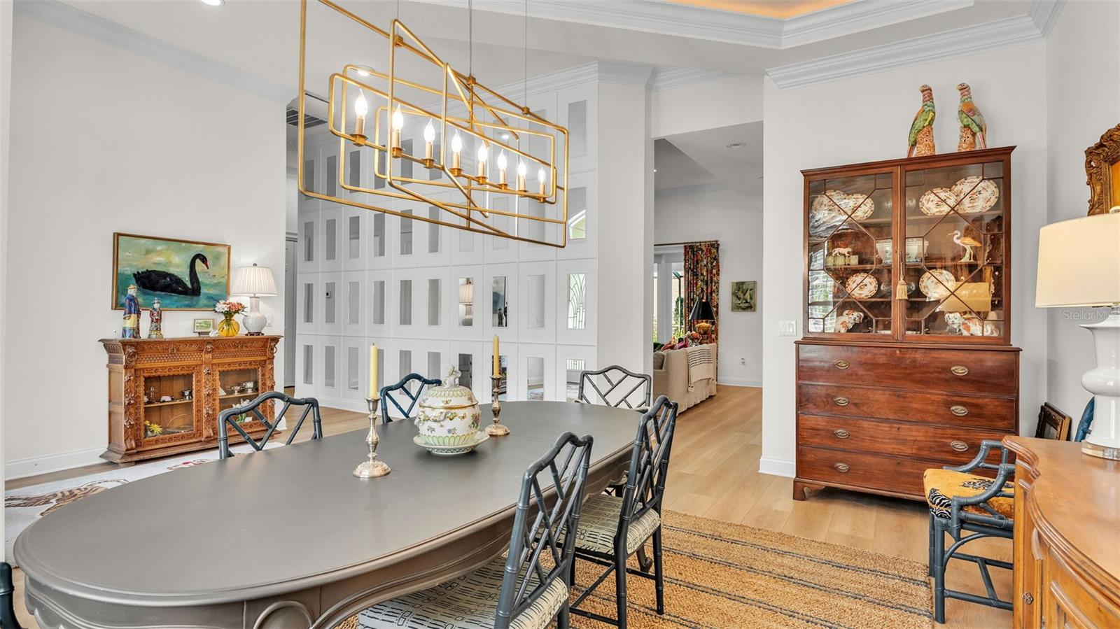 650 CRESCENT HILLS DR