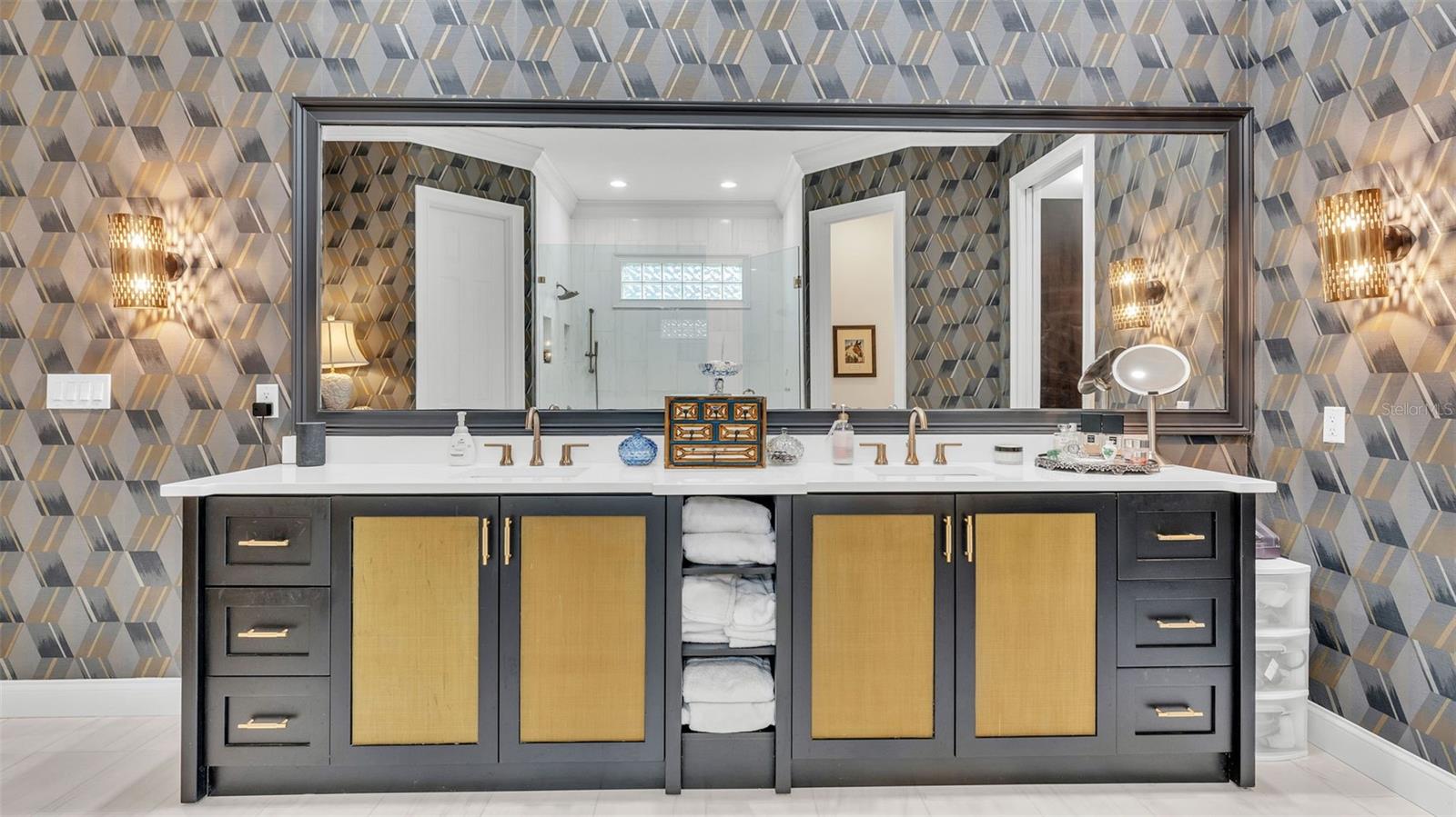 650 CRESCENT HILLS DR