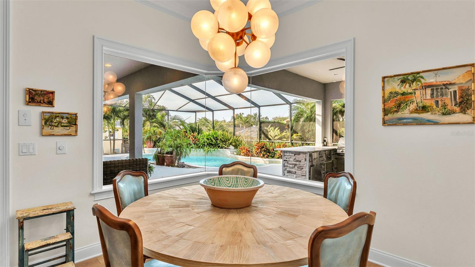 650 CRESCENT HILLS DR