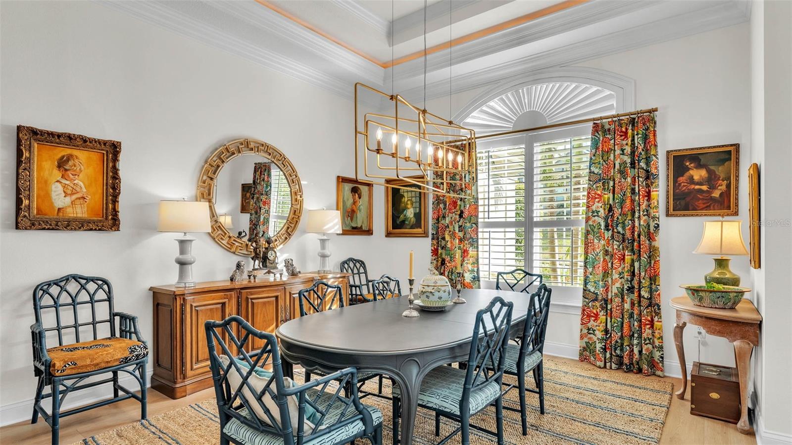 650 CRESCENT HILLS DR