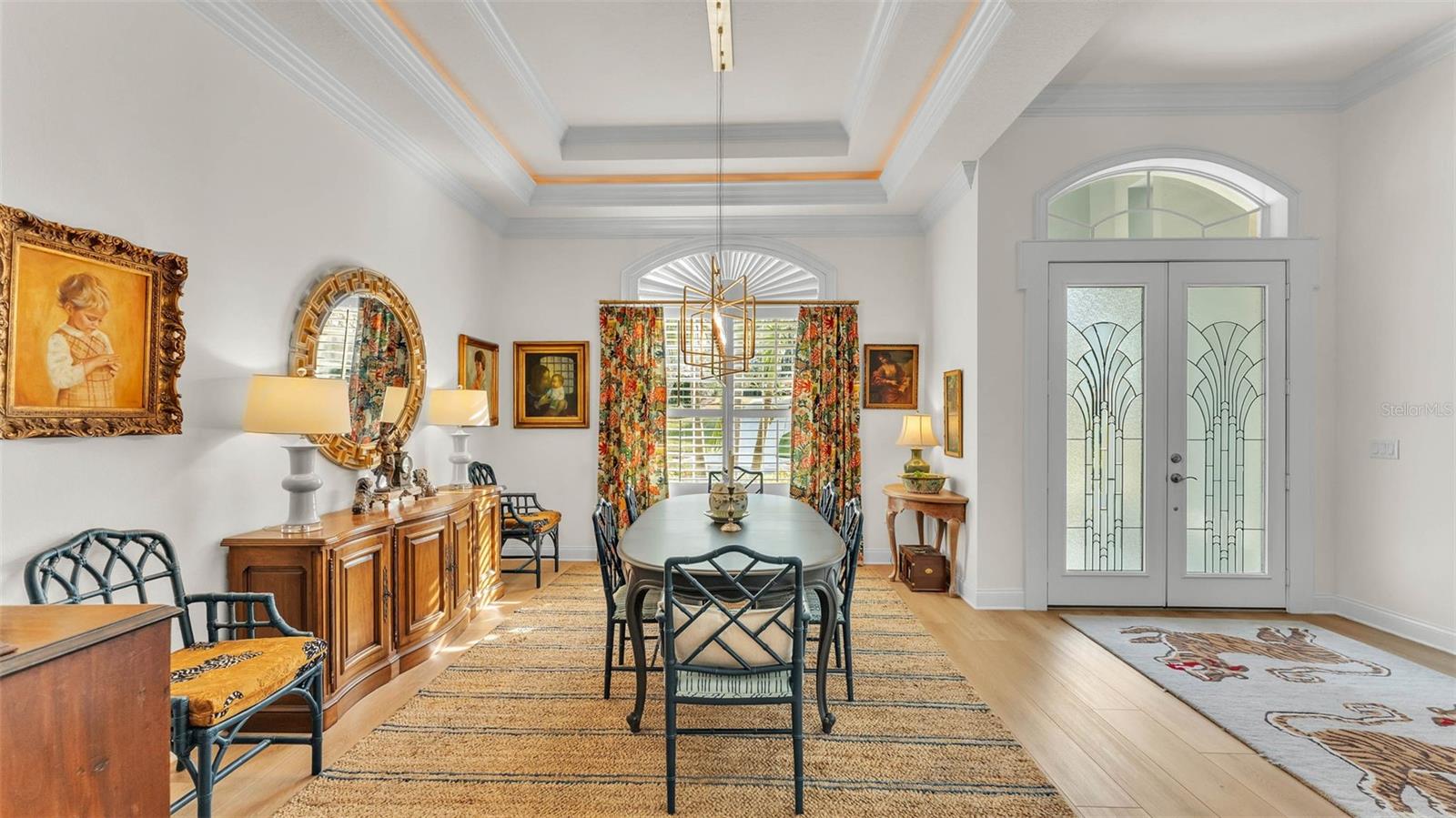 650 CRESCENT HILLS DR