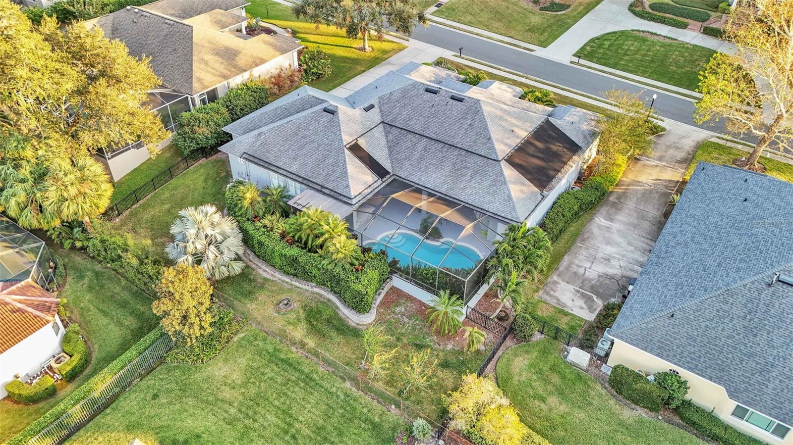 650 CRESCENT HILLS DR