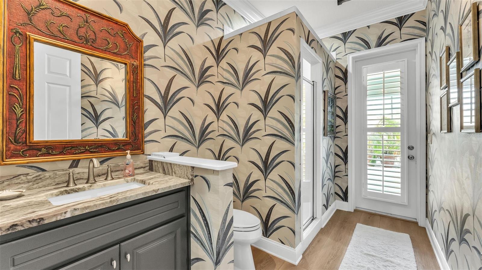 650 CRESCENT HILLS DR