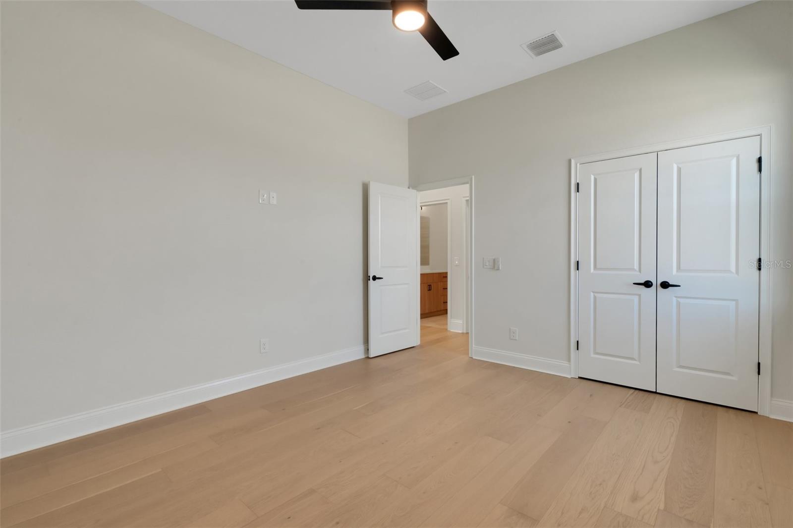 5374 CLUBHOUSE HILLS LN