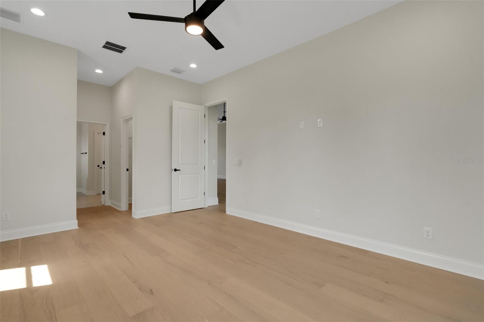 5374 CLUBHOUSE HILLS LN