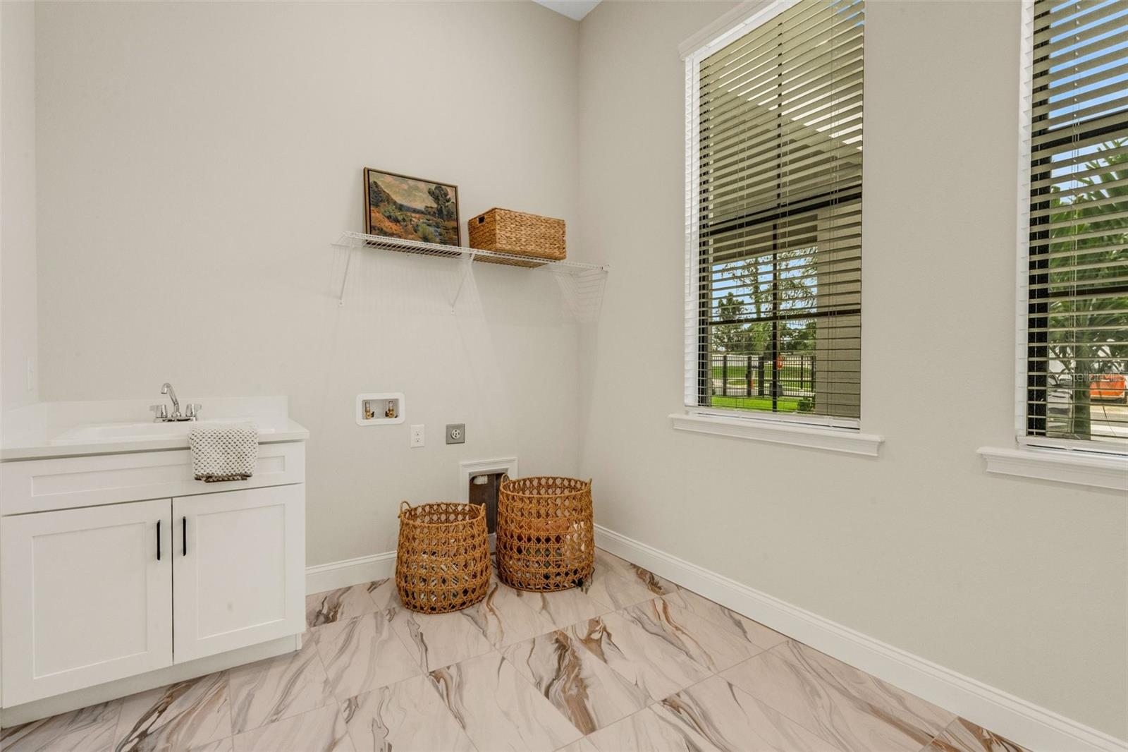 5374 CLUBHOUSE HILLS LN