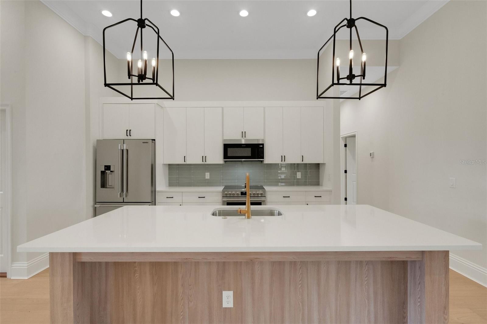 5374 CLUBHOUSE HILLS LN